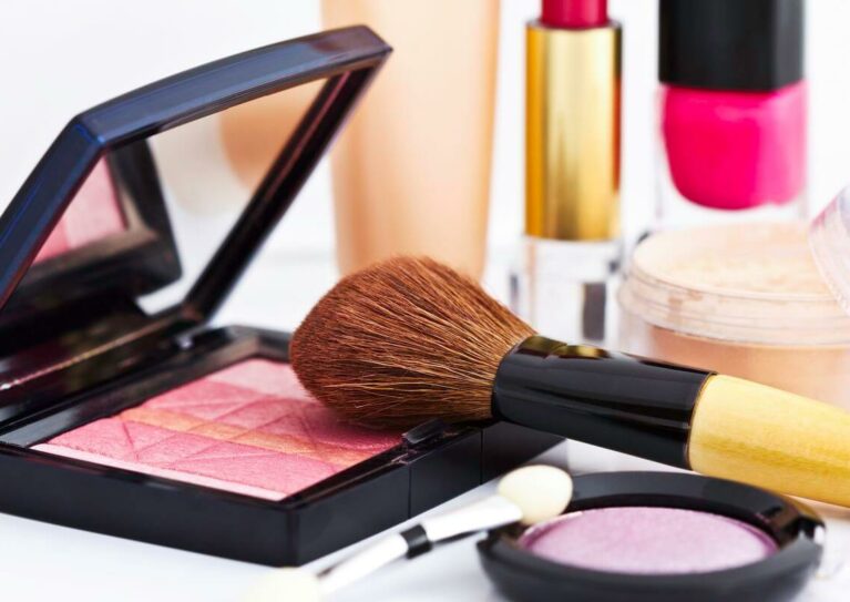 How to sell cosmetics online effectively