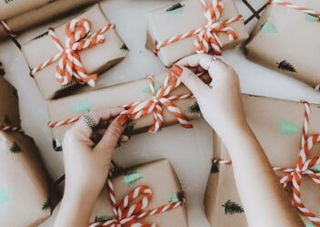 The comprehensive guide to add the gift wrap on your online store